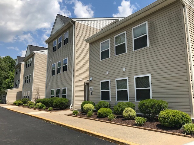 16% of the housing in Middleburg, VA